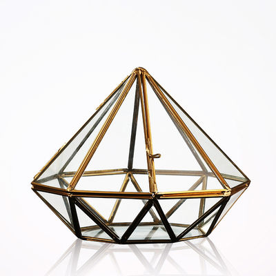 Vase de table accrochant en verre à mini-serre de Homeware de pyramide de cuivre pour la décoration fournisseur