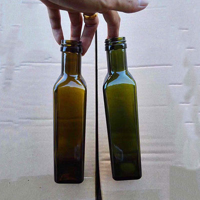 Bouteilles de fantaisie d'huile d'olive de cuisine, bouteille de jet d'huile de friture avec le couvercle en métal fournisseur