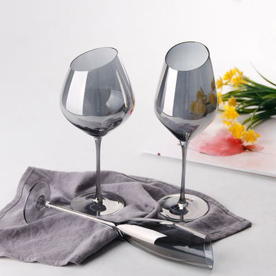 Verres de vin en cristal fumeux de longue tige classique avec la catégorie comestible de décanteur fournisseur