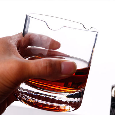 verre démodé du whiskey 260ml, verres à liqueur dentelés de whiskey de repos de cigare fournisseur